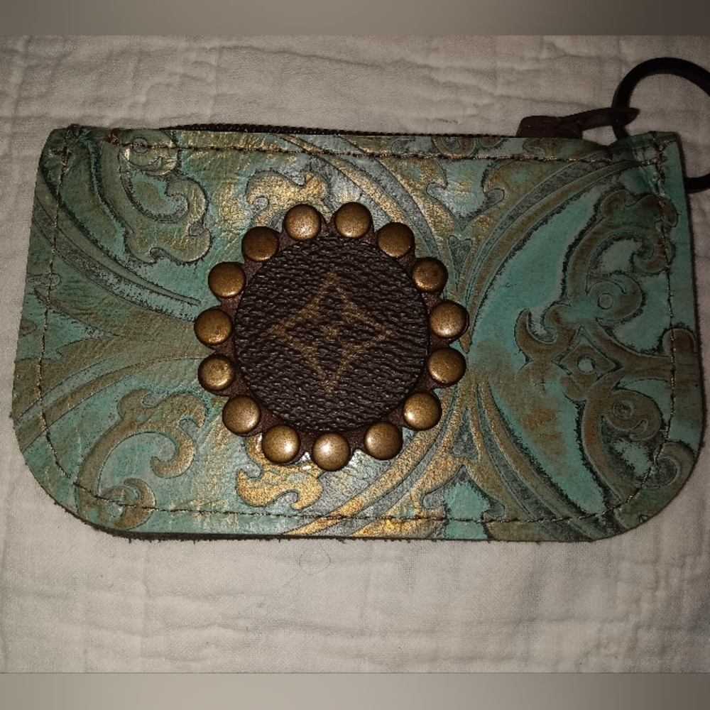 NWOT KEEP IT GYPSY Elegant Turquoise and Gold Wallet
